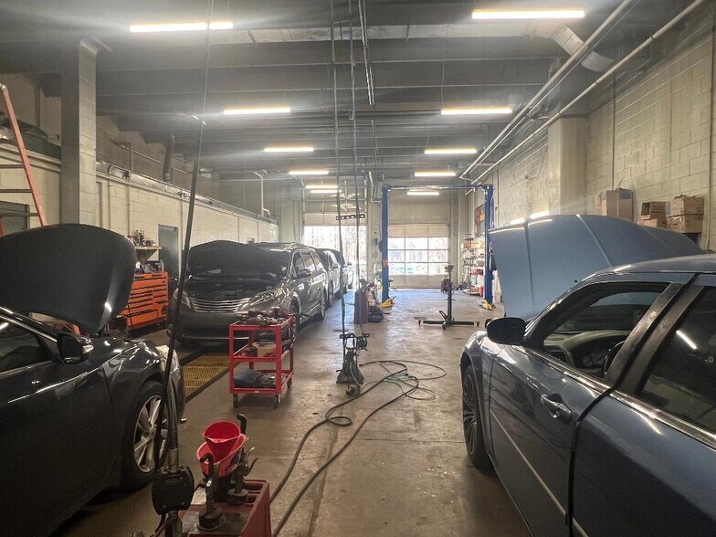 More Photos Of Harris Blvd, Charlotte Parking Garage For Sale