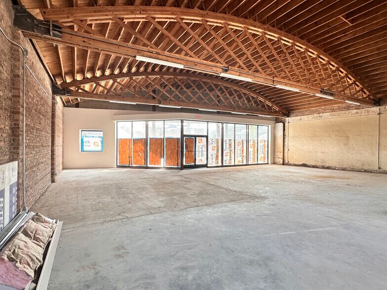 More Photos Of 10 S Park Ave, Lombard Storefront For Lease