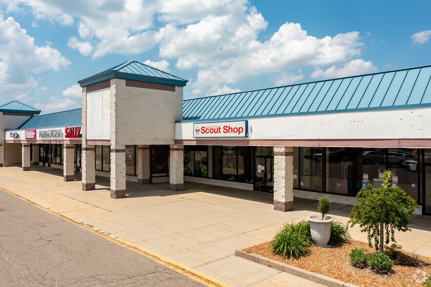 More Photos Of 4157-4245 E Court St, Burton Department Store For Sale