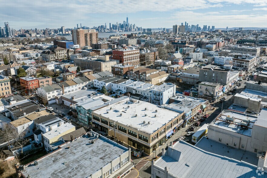 More Photos Of 3510 Bergenline Ave, Union City Apartments For Lease