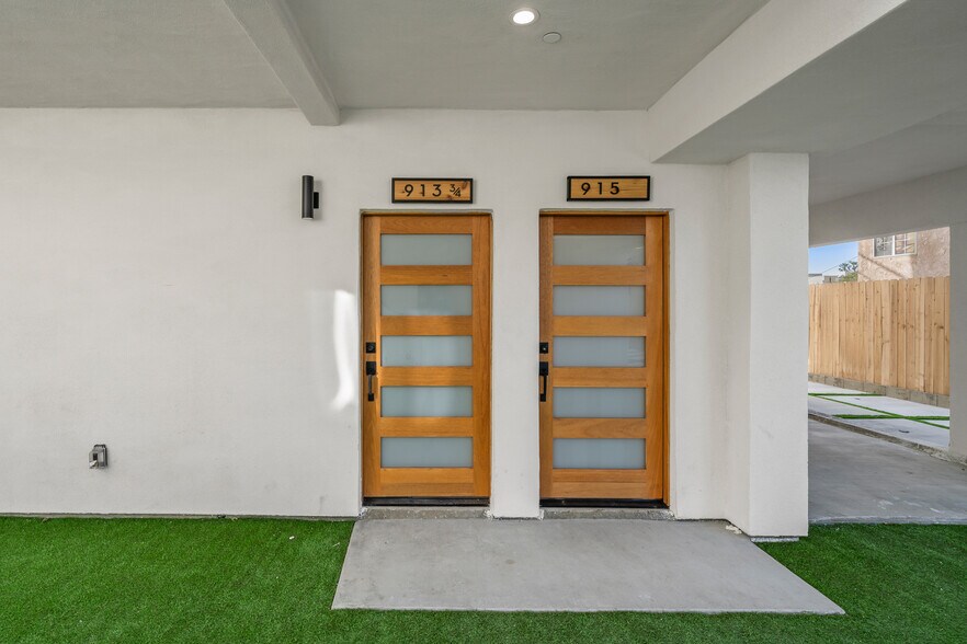 More Photos Of 913 N Hobart Blvd, Los Angeles Apartments For Sale