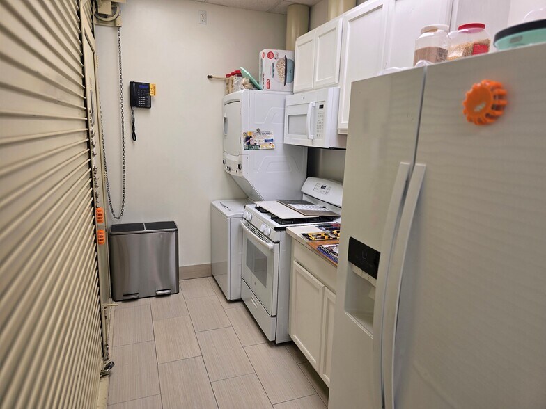 More Photos Of 2113 Border Ave, Torrance Flex For Sale