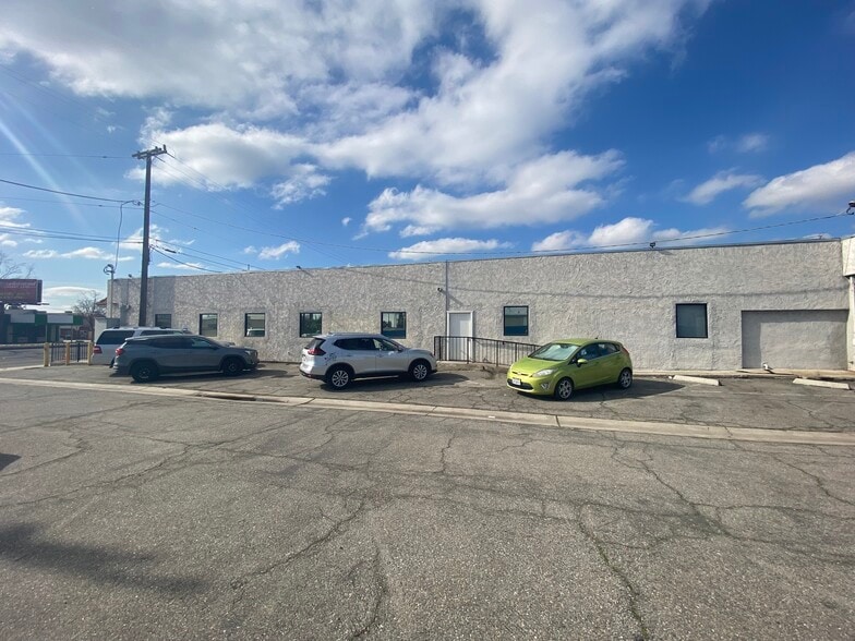 More Photos Of 500 E California Ave, Bakersfield Office For Sale