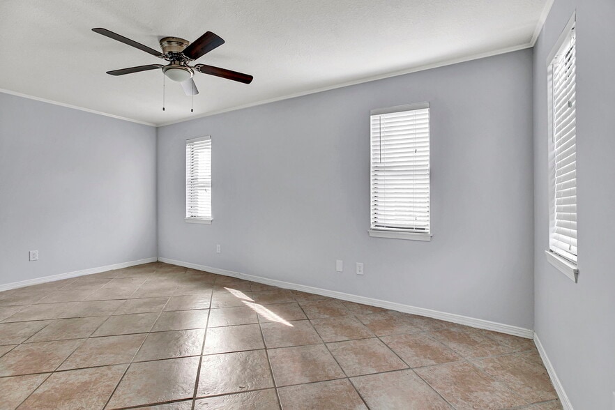 More Photos Of 725 7th S ave, Jacksonville Beach Multifamily For Sale