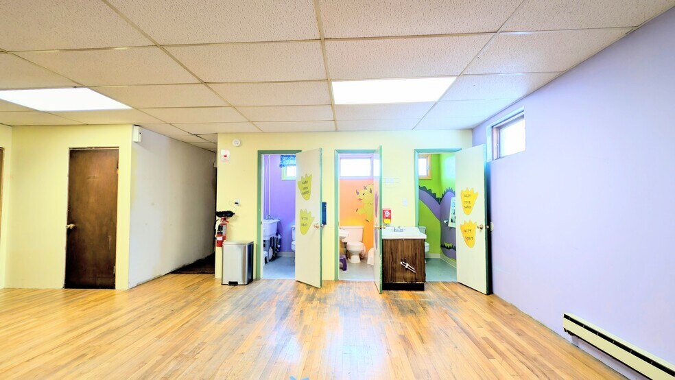 More Photos Of 2241 Ridge Rd, Bangor Flex For Sale