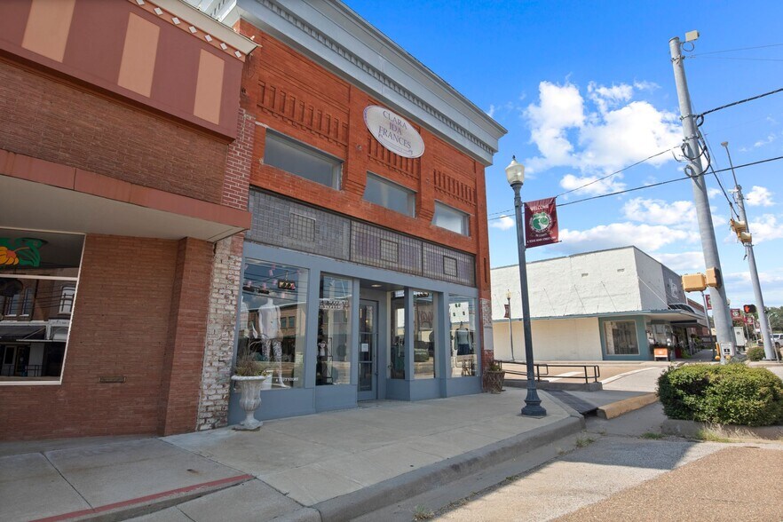 More Photos Of 219 N Main St, Winnsboro Storefront For Sale