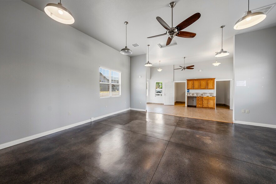 More Photos Of 143 S Main St, Phoenix Office For Sale