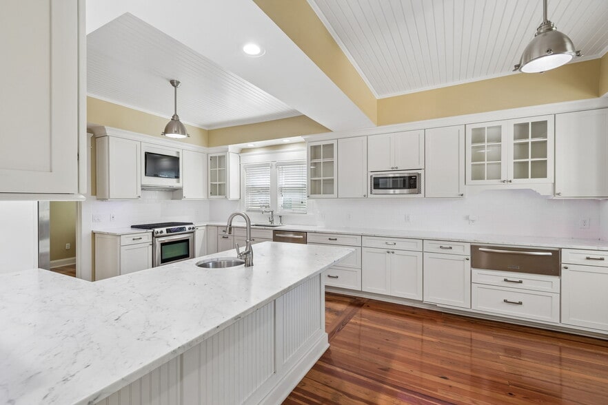 More Photos Of 1505 S Howard Ave, Tampa Office Residential For Lease