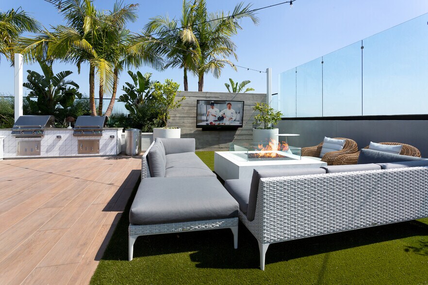 More Photos Of 185 S State College Blvd, Brea Apartments For Lease