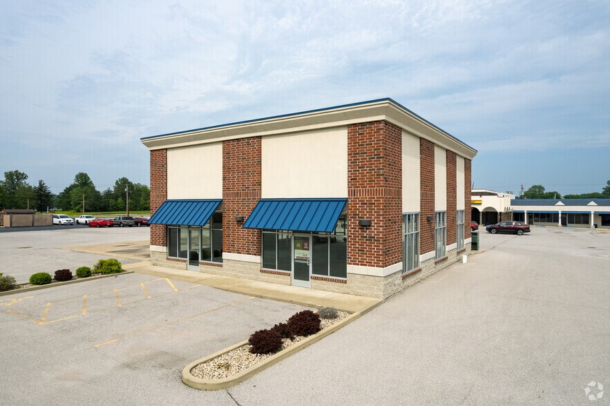 More Photos Of 5701-5777 Godfrey Rd, Godfrey Storefront For Lease