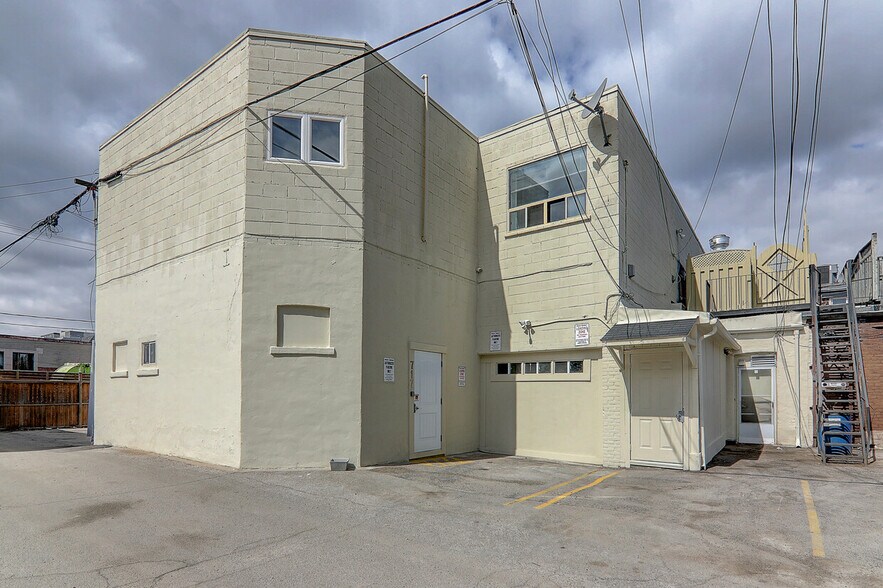 More Photos Of 715-717 Queen St E, Toronto Storefront Retail Office For Lease