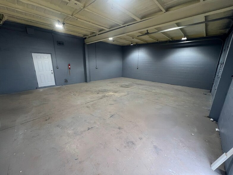 More Photos Of 5702 Massachusetts Ave, Indianapolis Freestanding For Lease