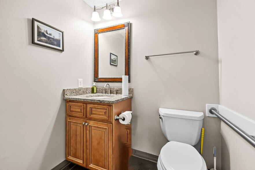 More Photos Of 150 Scarboro St, Asheboro Medical For Sale