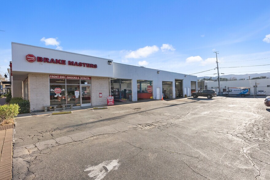 More Photos Of 24417 Main St, Santa Clarita Auto Repair For Lease