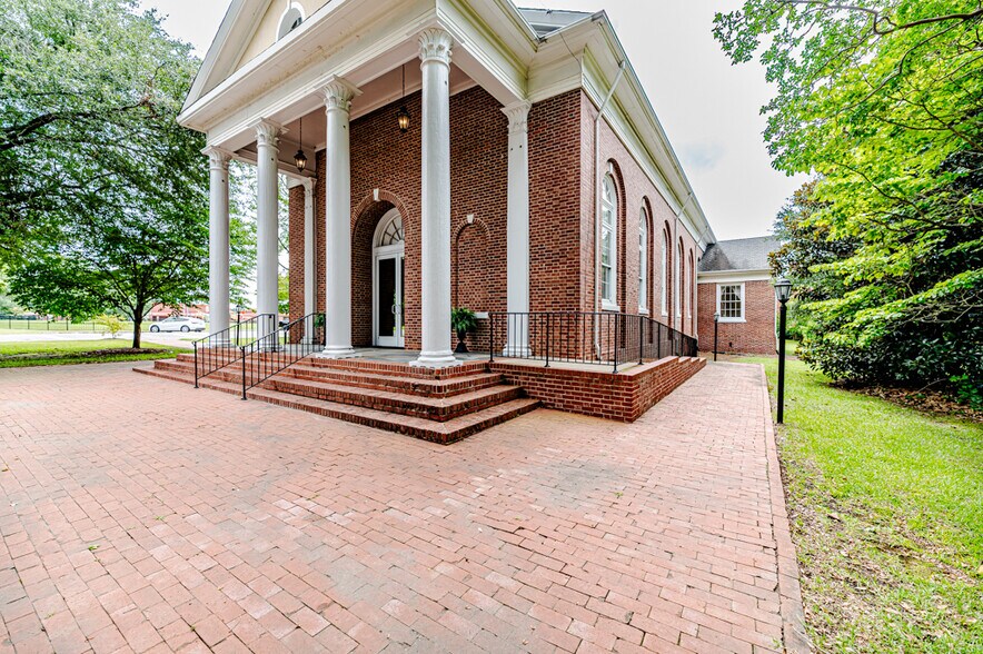 More Photos Of 211 Main st, Broadway Religious Facility For Sale