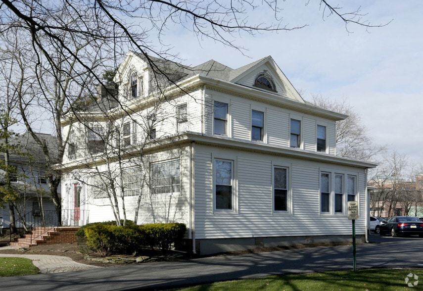 More Photos Of 214 Washington St, Toms River Office For Lease