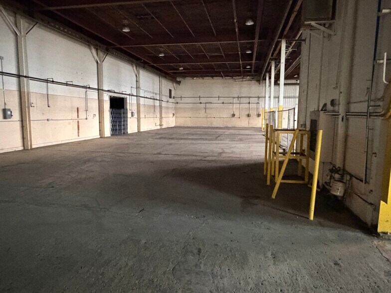 More Photos Of 2636 S Work St, Falconer Manufacturing For Lease