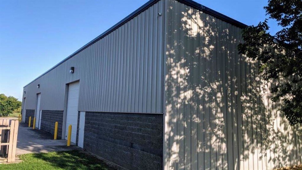 More Photos Of 3185 Grand Prix Dr, Decatur Industrial For Lease