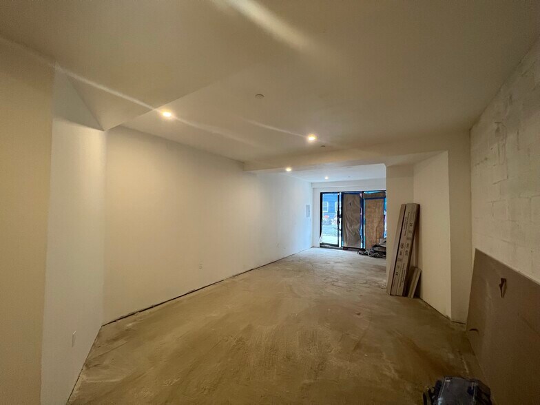 More Photos Of 250 Manhattan Ave, Brooklyn Apartments For Sale