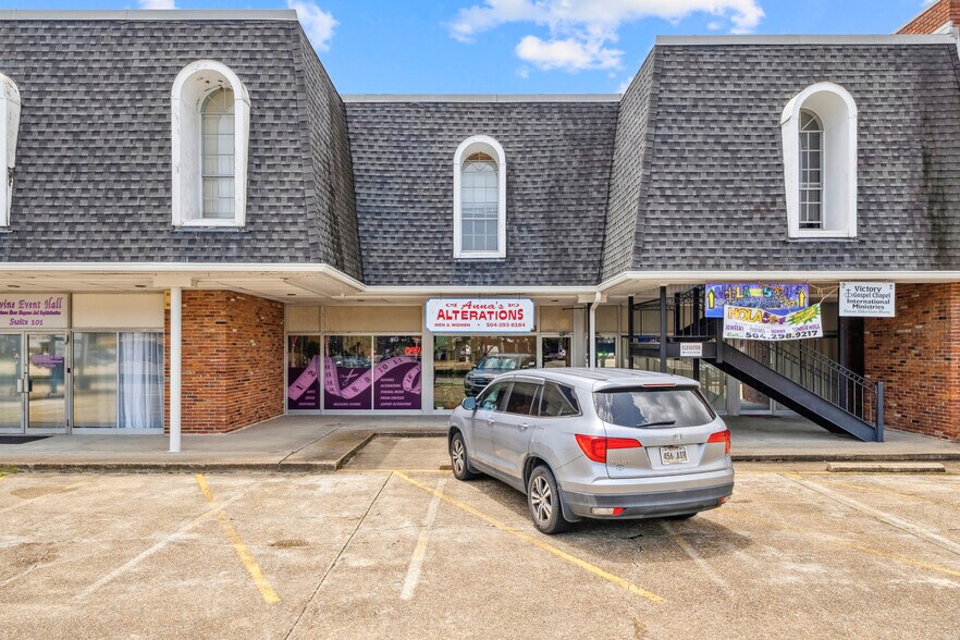 More Photos Of 3439 Kabel Dr, New Orleans Office For Sale