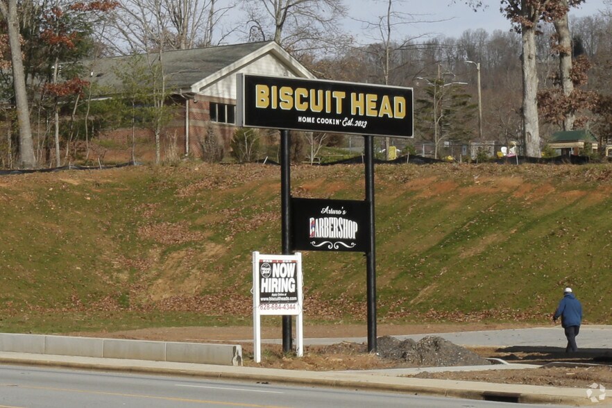 More Photos Of 1992-1994 Hendersonville Rd, Asheville Freestanding For Sale