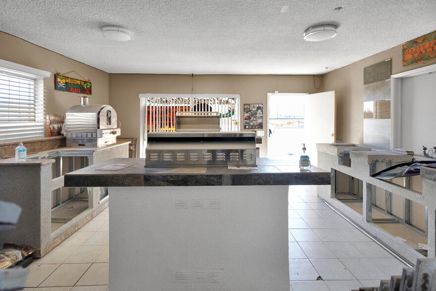 More Photos Of 9464 Hesperia Rd, Hesperia Freestanding For Sale