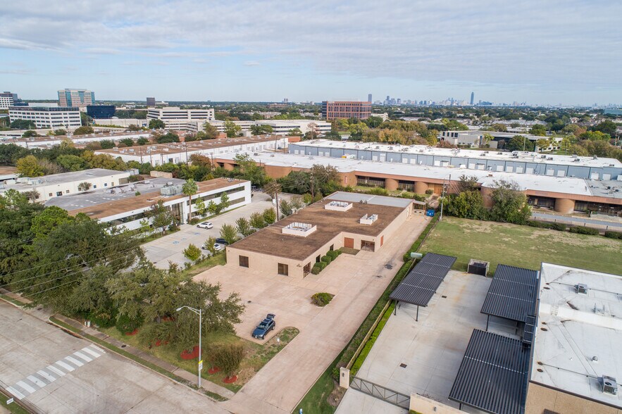 More Photos Of 3737 Westcenter Dr, Houston Manufacturing For Lease