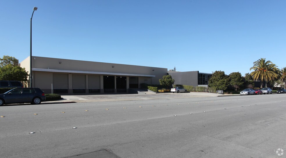 More Photos Of 1755 Rollins Rd, Burlingame Warehouse For Lease
