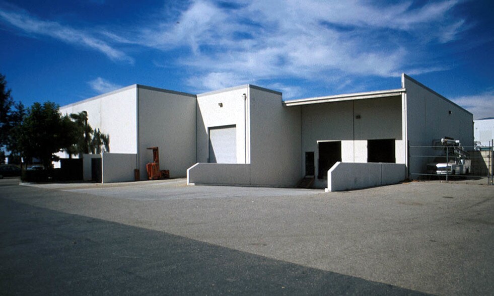 Primary Photo Of 1751 S Carlos Ave, Ontario Warehouse For Lease