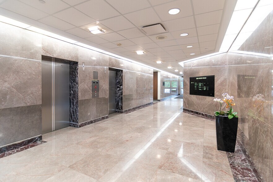 More Photos Of 2800 S River Rd, Des Plaines Office For Lease