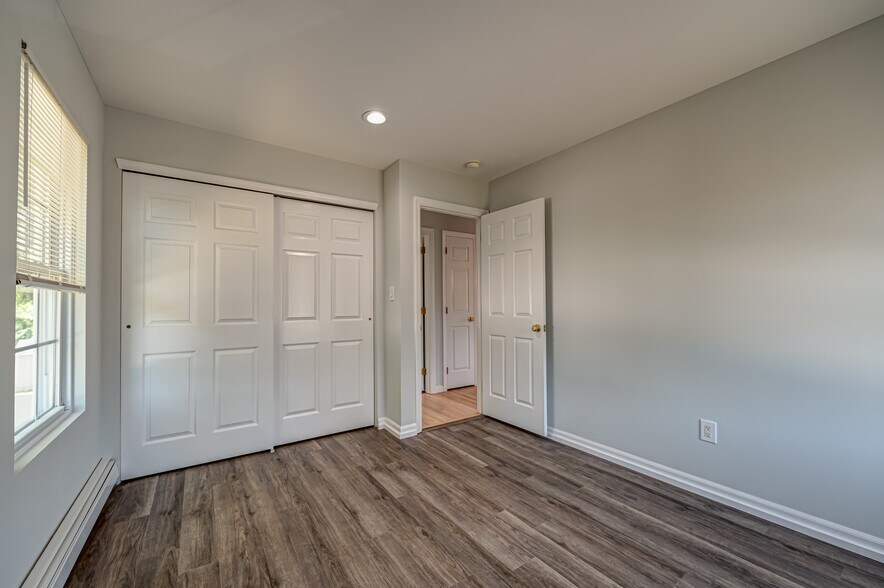More Photos Of 2163 Sunrise Hwy, Islip Office For Sale