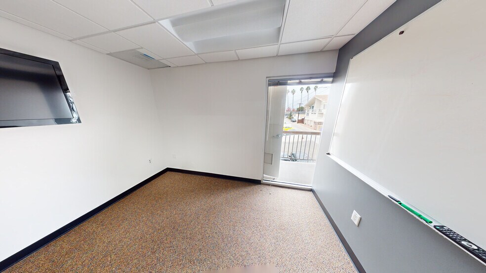 More Photos Of 1940 Garnet Ave, San Diego Medical For Sale