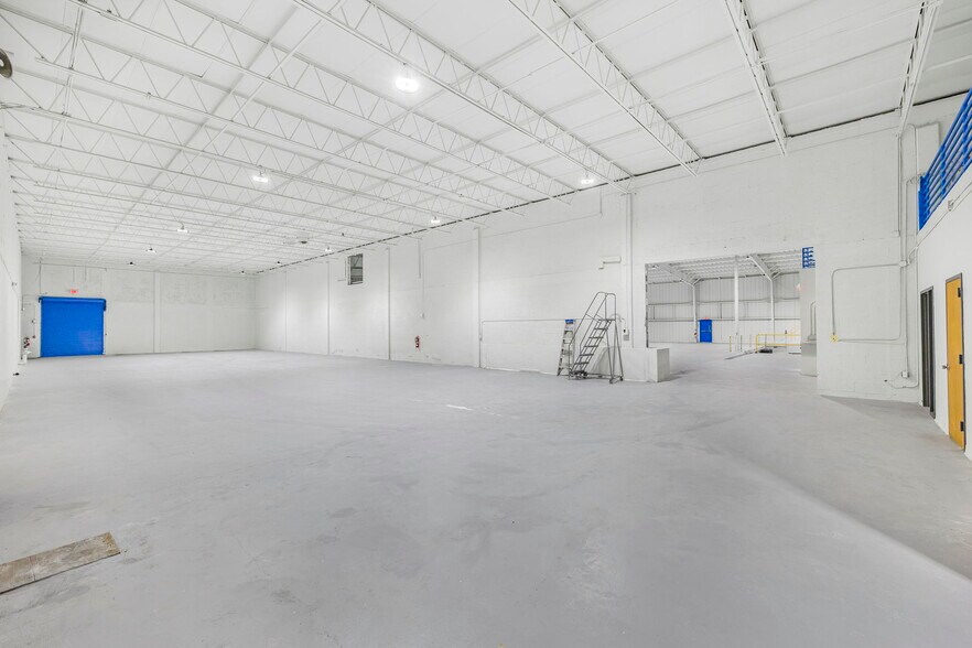 More Photos Of 2855 NW 75th Ave, Miami Warehouse For Lease
