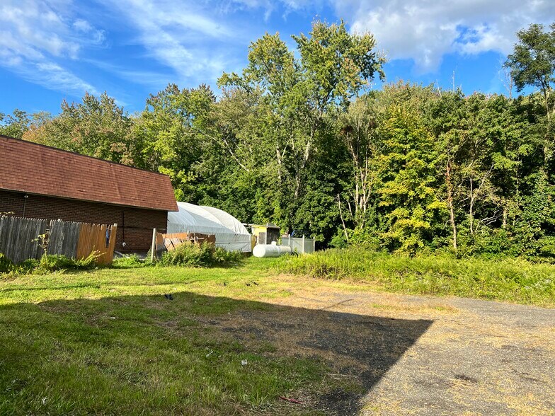 More Photos Of 176 Main St, Monroe Freestanding For Sale
