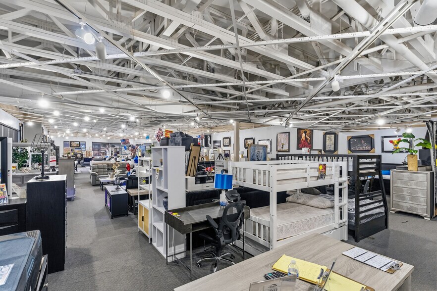More Photos Of , Las Vegas General Retail For Sale