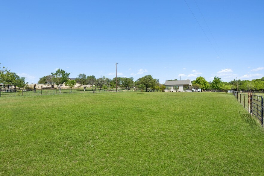 More Photos Of 2301 NE Loop 567, Granbury Land For Sale