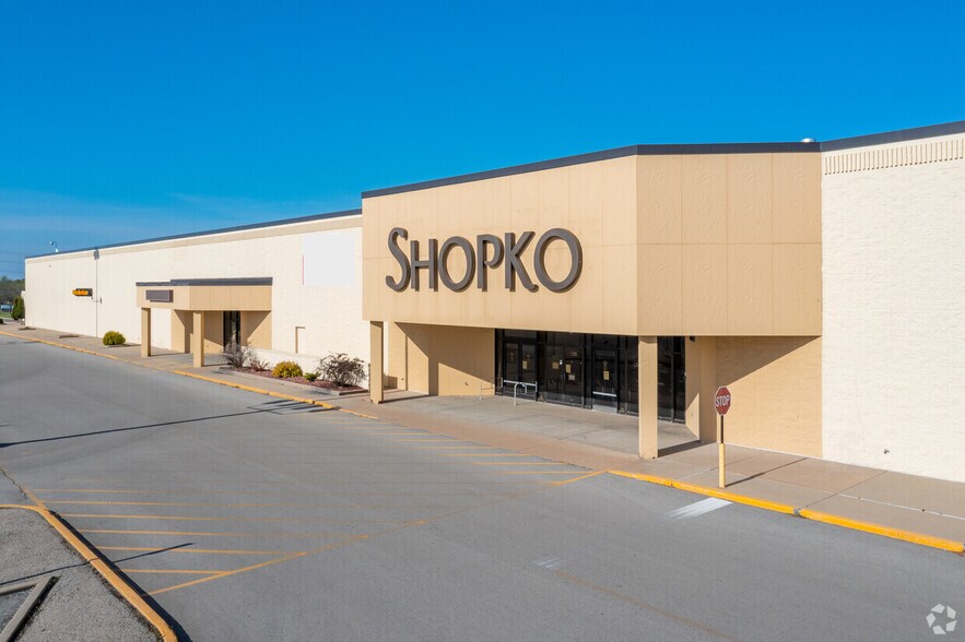 More Photos Of 1578 Appleton Rd, Menasha Storefront For Lease