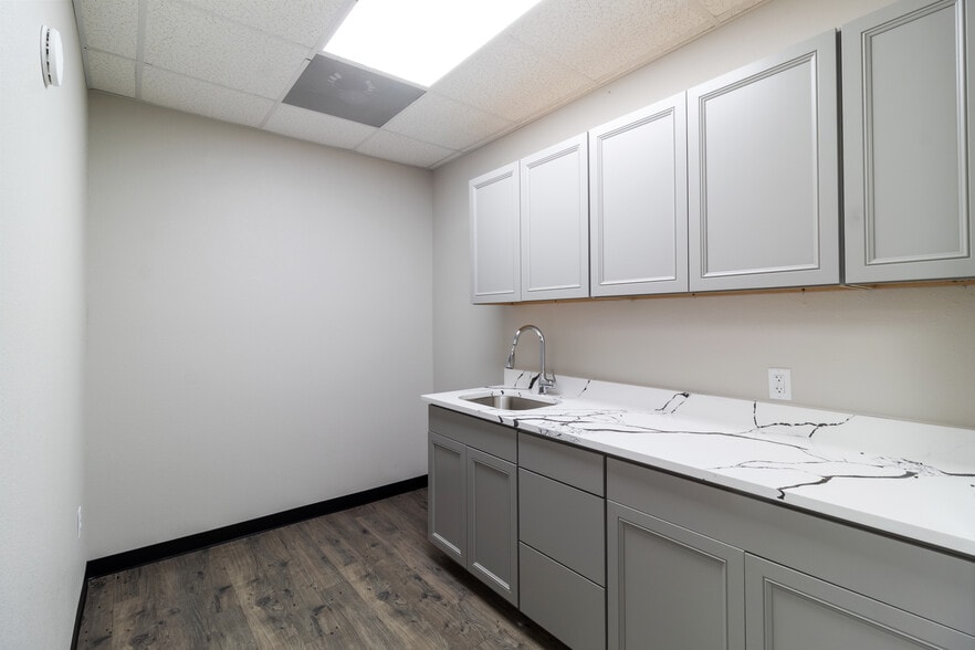More Photos Of 4025 King Air Dr, Wixon Valley Industrial For Sale
