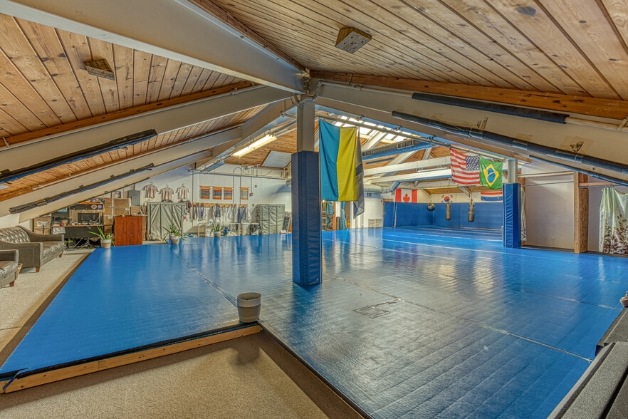 More Photos Of 45 Hanover St, Lebanon Restaurant For Lease