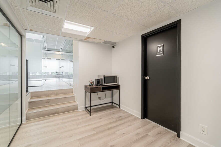 154 Boul Saint-Martin O, Laval, QC H7M 3Y8 - Flex/R&D For Lease ...