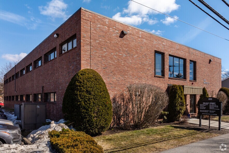 More Photos Of 223 Walnut St, Framingham Medical For Lease