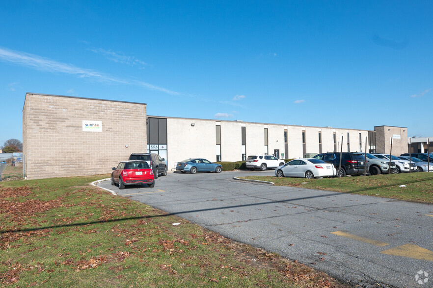 Primary Photo Of 923 Motor Pky, Hauppauge Warehouse For Lease