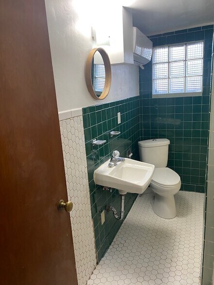 More Photos Of 1113 W Hill St, Urbana Apartments For Sale