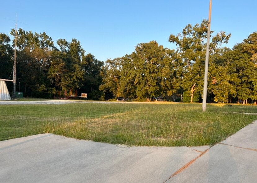 More Photos Of 8291 Savannah Hwy Hwy, Norway Restaurant For Sale