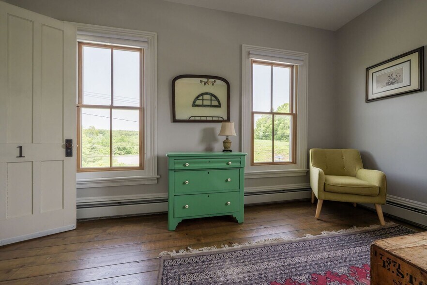 More Photos Of 102 Main St, Jefferson Hotel For Sale