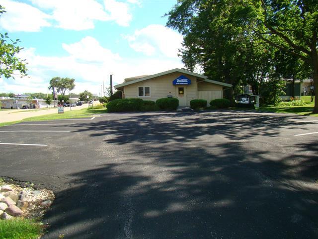 More Photos Of 718 Park Ave, Beaver Dam Office For Sale