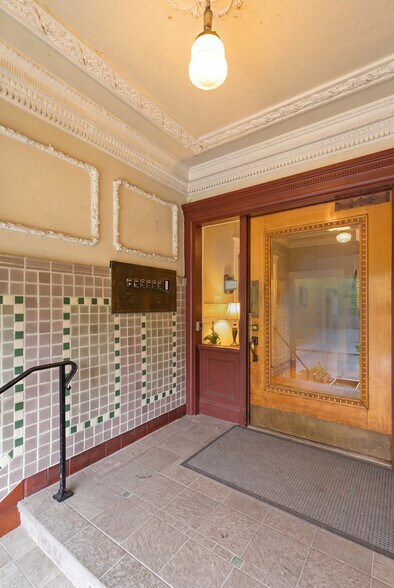 More Photos Of 317 18th Ave E, Seattle Apartments For Sale