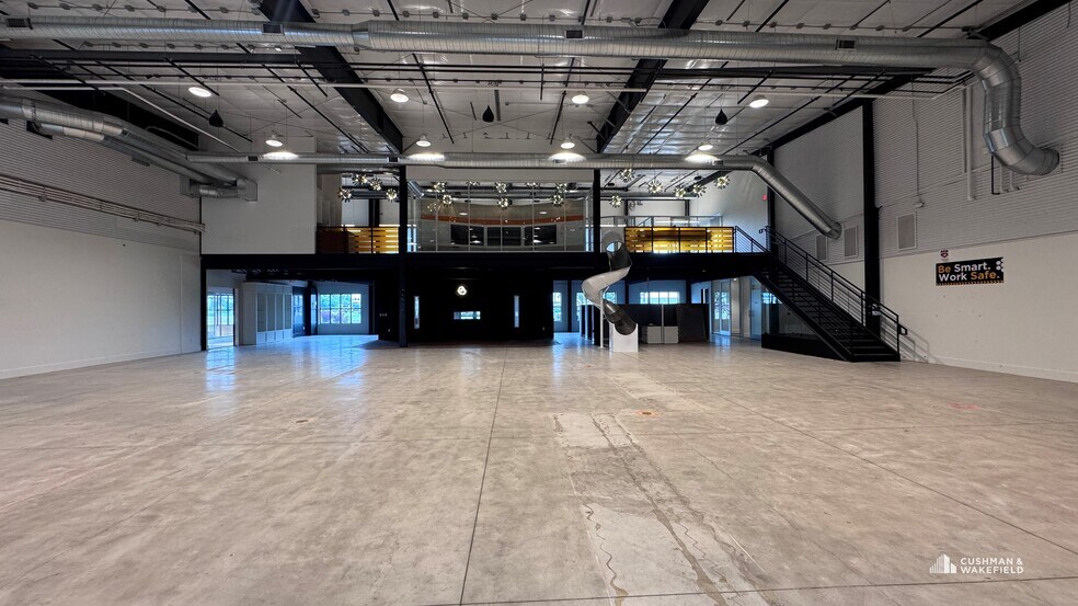 More Photos Of 5000 Goodman St, Timnath Showroom For Sale