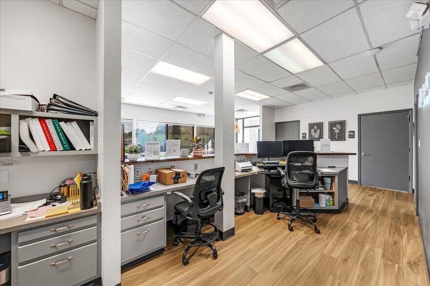 More Photos Of 421 N Broadway, Portland Medical For Sale