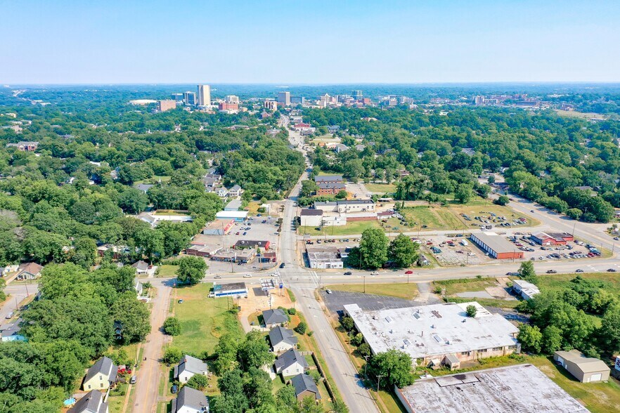 More Photos Of 1505 Buncombe Rd, Greenville Distribution For Sale